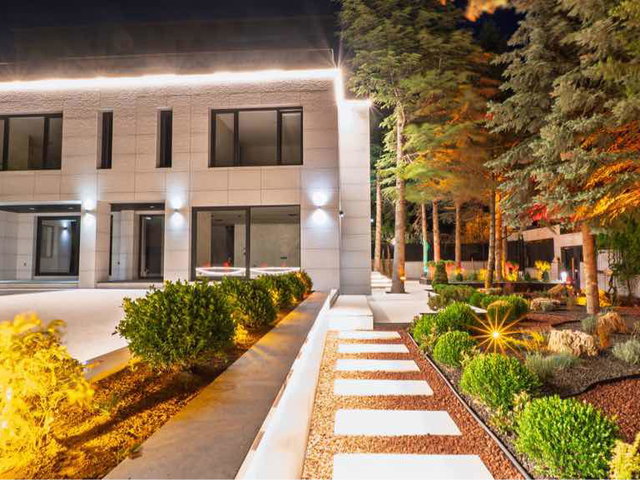 İNCEK’ TE HAVUZLU,KIŞ BAHÇELİ ULTRA LÜKS FIRSAT VİLLA 1050M2