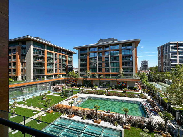 REMAX LAVANDA'DAN GOLDEN LIFE SİTESİNDE 3,5+1 HAVUZ CEPHELİ DAİRE