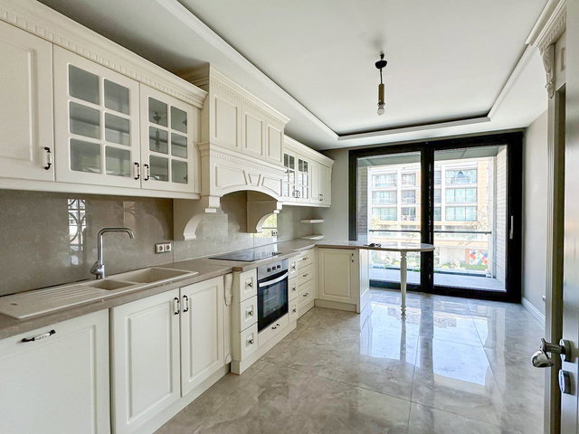 REMAX LAVANDA'DAN GOLDEN LIFE SİTESİNDE 3,5+1 HAVUZ CEPHELİ DAİRE