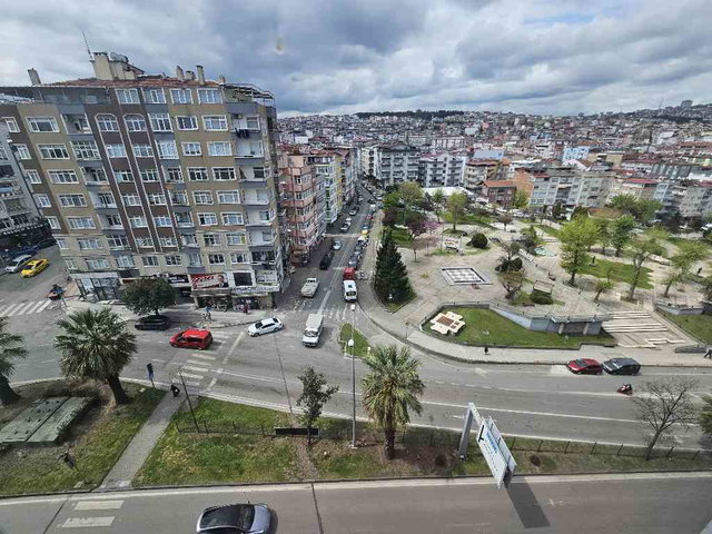 İLKADIM MERKEZDE FULL MANZARALI 2+1 DAİRE