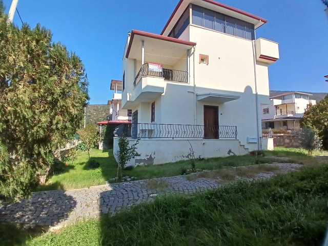 DENİZE 800 MT MESAFELİ 4+1 VİLLA