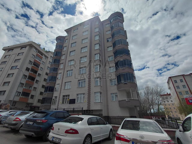 RE/MAX LACIVERT'TEN ŞEIR MERKEZİ'NDE LÜKS 4+1 SATILIK DAIRE