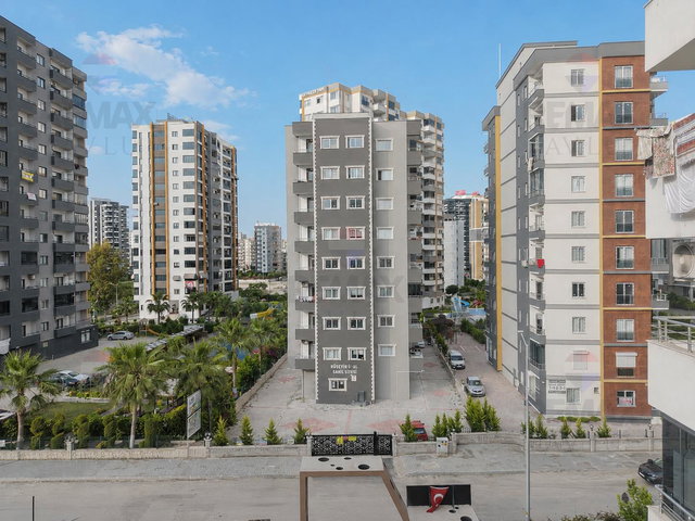 MEZİTLİ TECEDE DENİZE 400 METRE HAVUZLU SİTE İÇİNDE SATILIK 1+1