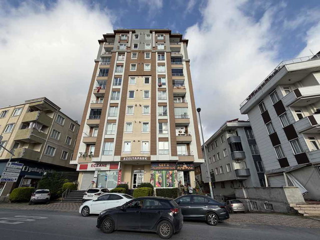 ÜMRANİYE ÇAKMAK İKBAL CADDESİNDE OTOPARKLI BAKIMLI BOŞ 3+1