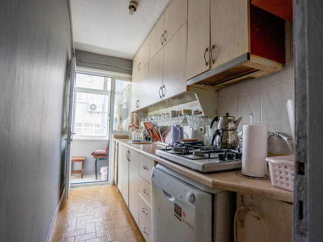 ŞİŞLİ FERİKÖY'DE TOPLU TAŞIMAYA BOMONTİ'YE YAKIN SATILIK 2+1 ARA KAT DAİRE