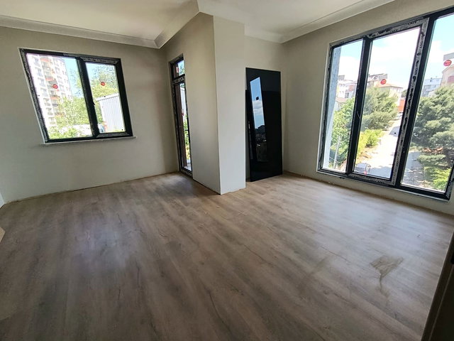 SANCAKTEPE'DE HASTANE VE METRO BÖLGESINDE SATILIK 2+1 DAIRE