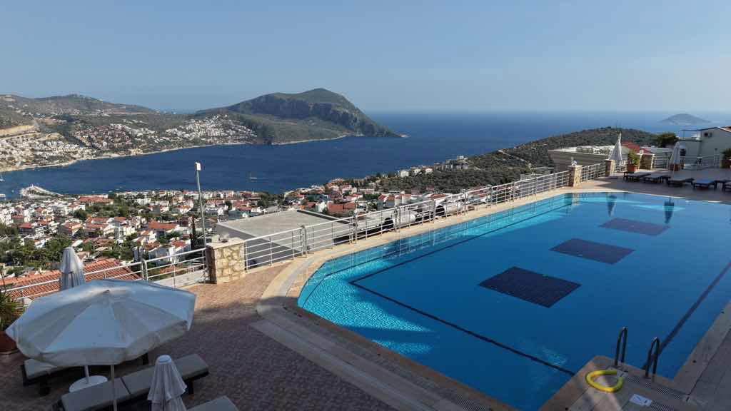 KALKAN MERKEZ DE 2+1 HAVUZLU DAİRE