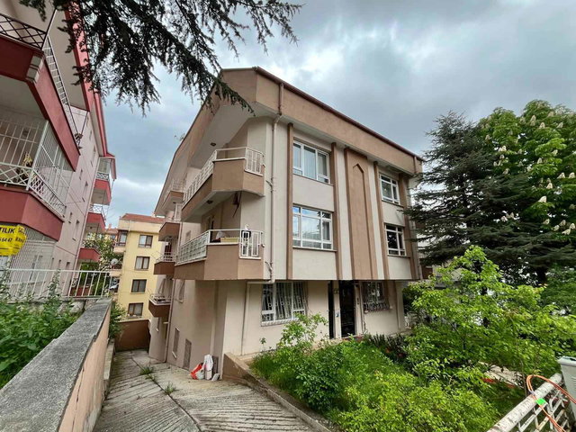 ÇANKAYA ÖVEÇLER'DE MÜKEMMEL KONUMDA 3+1 SATILIK DAİRE FIRSATI
