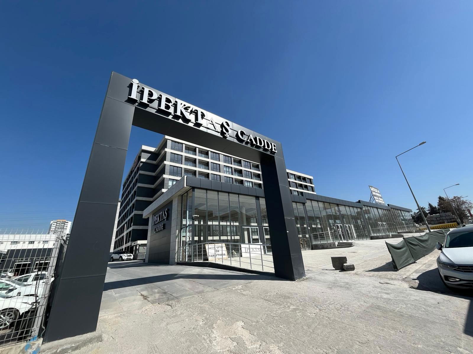 İPEKTAŞ CADDE'DE 6. KATTA KİRALIK OFİS&DAİRE