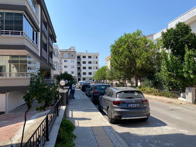ATAKUMDA YAŞAMIN MERKEZİNDE GENİŞ VE KULLANIŞLI SATILIK  3+1