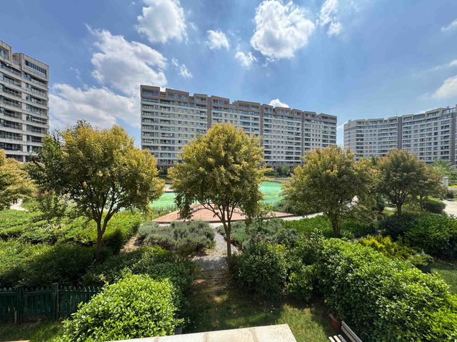 SİNPAŞ LİVA SATIŞOFİSİ REMAXPROF SEZAİ T. SATILIK 1+1 GÖL PEYZAJ