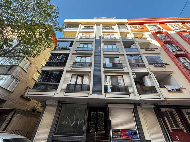 BAHÇELIEVLER-ŞIRINEVLER'DE 4+1 SATILIK DAIRE