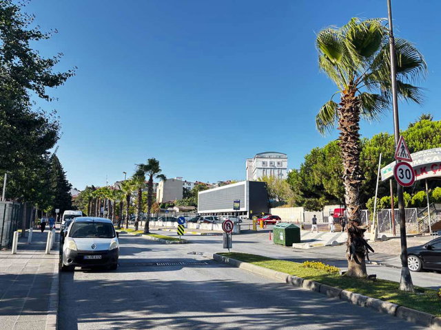 BAHÇELIEVLER-ŞIRINEVLER'DE 4+1 SATILIK DAIRE