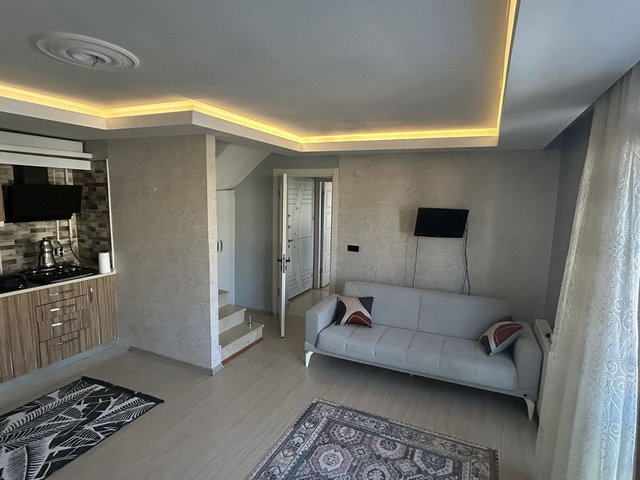 SANCAKTEPE ATATÜRK MAHALLESİNDE AYRI GİRŞLİ DUBLEKS DAİRE