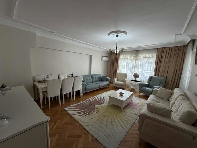GÜNGÖREN’DE ÇİFT CEPHE 140 M2 SATILIK 3+1