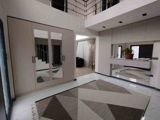 REMAX HANE-2'DEN TİCARİ GAYRİMENKUL TAKASINA AÇIK SATILIK VİLLA