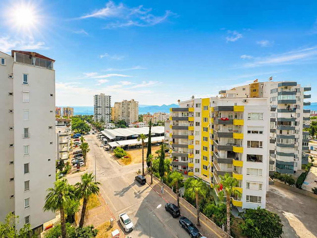 YEŞİLBAHÇE’DE DENİZ MANZARALI GENİŞ 3+1 SATILIK DAİRE