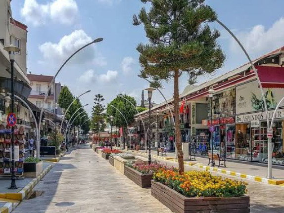 BELEK ÇARŞI  IÇI 2+1 FIRSAT DAIRE