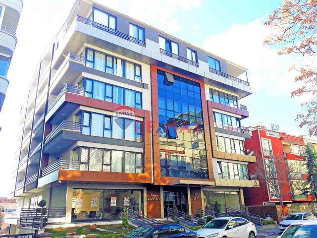 KAVAKLIDERE SUITES'TE 1+1 BAKIMLI DAİRE...