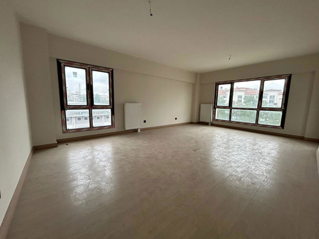 TOKİ KONUTLARI'NDA ÖNÜ AÇIK ARA KAT 3+1 KİRALIK DAİRE