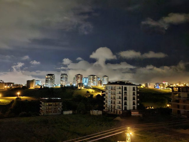 BÜYÜKOYUMCADA DENİZ MANZARALI SIFIR EŞYALI 1+1 KİRALIK DAİRE