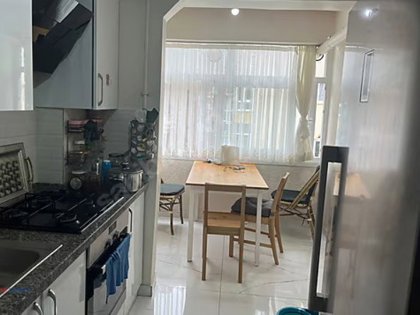 YAYLA MERKEZDE 3+1 GENIŞ FERAH KULLANIŞLI ARA KAT
