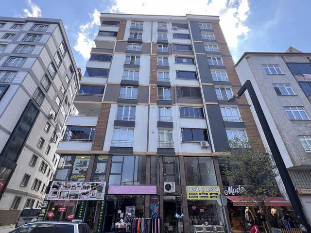 TEKKEKÖY ÇARŞI İÇERİSİNDE 3+1 130 M2 KİRALIK DAİRE