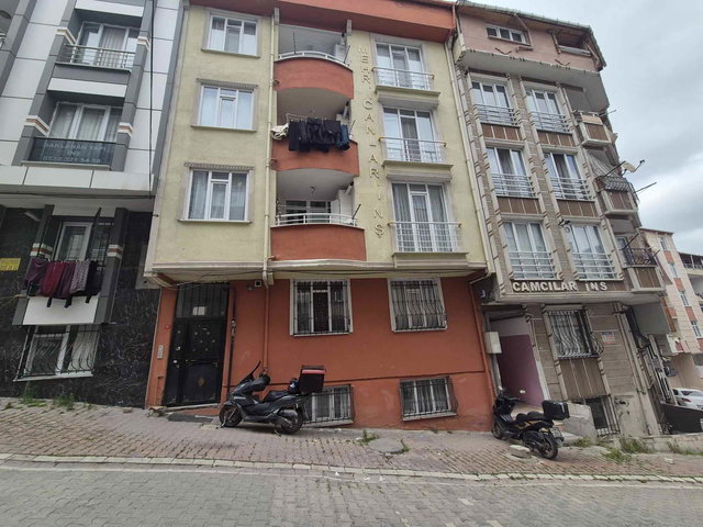ESENYURT ŞEHİTLER MAHALLESİ 2+1 SATILIK DAİRE!