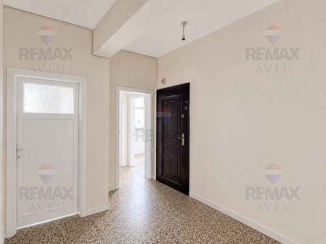REMAX AVLU'DAN MALİYE BİNASINA YAKIN SATILIK 2+1 DAİRE / OFİS
