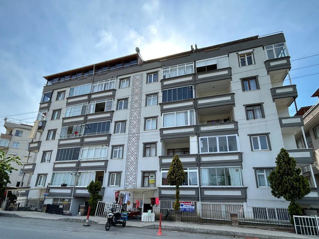 ÇINARCIK TEŞVIKIYE CD. ÜZERINDE 2 BAĞIMSIZ DAIRE TEK FIYATA!