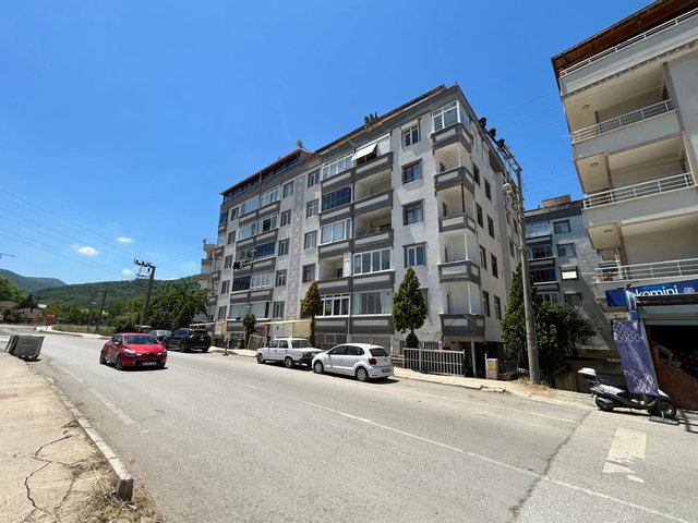 ÇINARCIK TEŞVIKIYE CD. ÜZERINDE 2 BAĞIMSIZ DAIRE TEK FIYATA!
