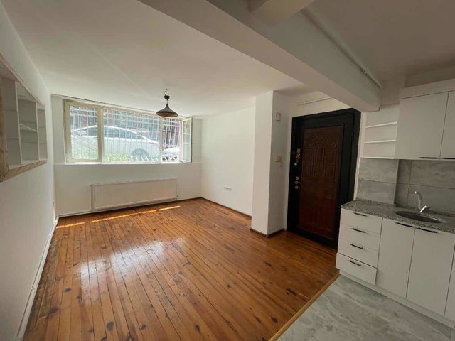GÜMÜŞSUYU'NDA SATILIK 1+1 BAHÇE KATI DAİRE