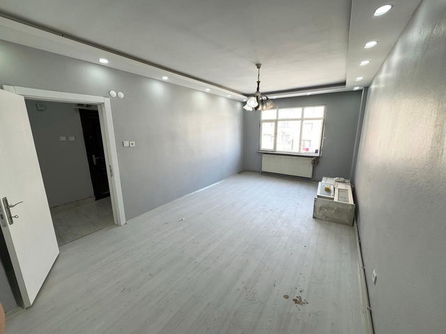 BAYRAMPAŞA KARTALTEPE MAH. 2+1 SATILIK DAİRE