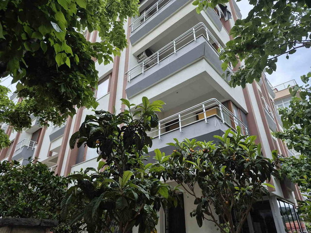 ACIBADEM'DE CADDEYE YAKIN 4+1 150 M2 YERDEN ISITMA KIRALIK DAIRE