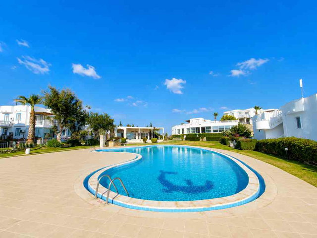 YALIKAVAK HOLIDAY GARDENS'DA EŞYALI, MANZARALI 2+1 DAİRE