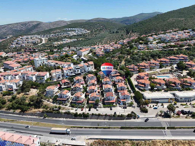 DENİZ MANZARALI YAŞAM SİTESİ 5+1 FOURLEX