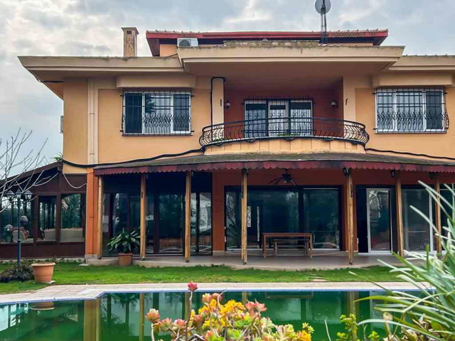 TUZLA MERCAN'DA HEM İŞYERİ HEM KONUT İÇİN VİLLA