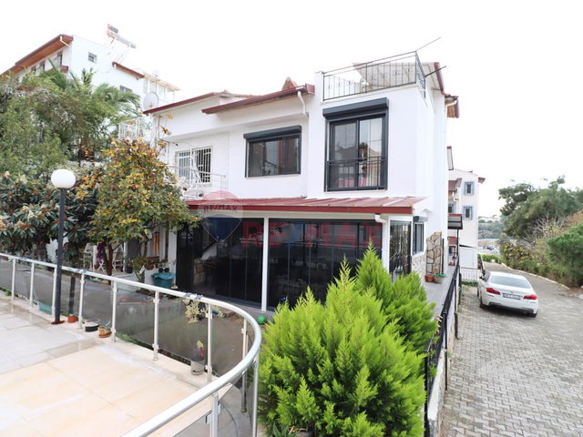 KUŞADASI KADINLAR DENİZİ SERİNKENT SİTESİNDE MASRAFSIZ 4+1 VİLLA