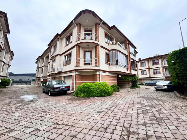 REMAX MAVI'DEN DEREBOYU KONAKLARI1'DE 5+1 220M² GARAJLI DUBLEKS