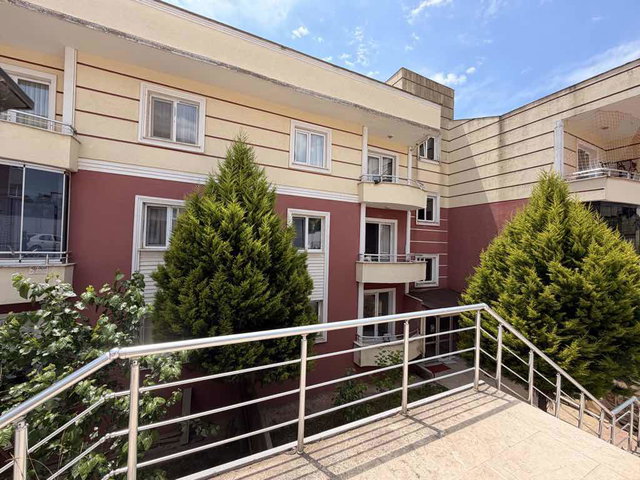 ÇAYIRKÖY DOĞAPARK SİTESI'NDE HAVUZLU EŞYALI KIRALIK 1+1 DAIRE