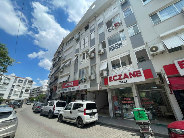 KARŞIYAKA BAHARİYE'DE ÖZEL TADİLATLI 2+1 SATILIK DAİRE