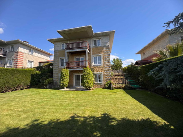 ARKEON EVLERİNDE KİRALIK 310 M2 MANZARALI MÜSTAKİL TRİPLEKS