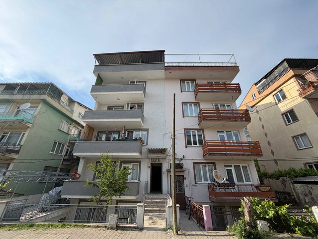 REMAX YAZ DAN ATATÜRK MAHALLESİNDE SATILIK ARAKAT DAİRE