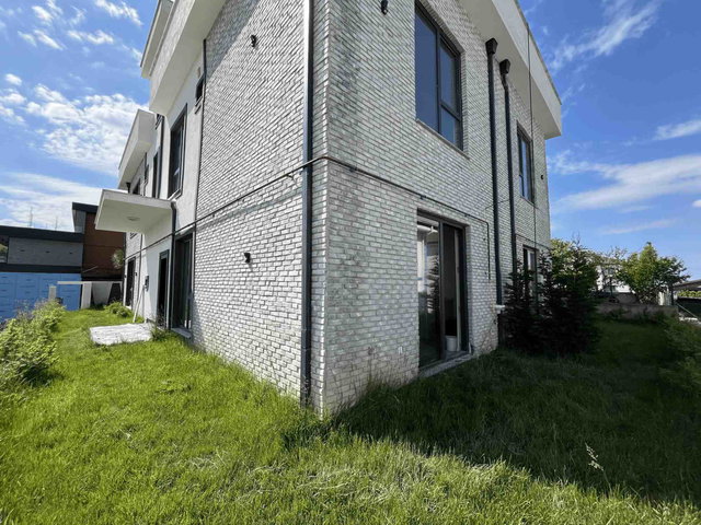 RE/MAX SOFT BARIŞ BAŞOL'DAN SERDİVAN'DA MANZARALI TRIPLEX​ VİLLALAR