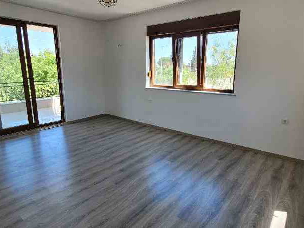 DÖŞEMEALTI'NDA FERAH 3 BALKONLU GENİŞ 2+1 KİRALIK DAİRE