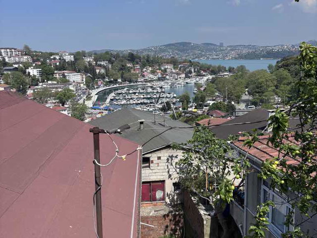 İSTİNYE'DE BOĞAZ MANZARALI, SATILIK MÜSTAKİL BAHÇELİ 2 KATLI EV