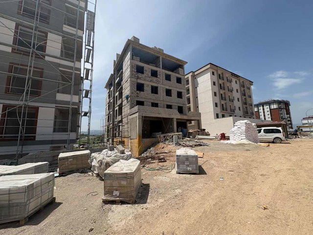 TAPUSU HAZIR YATIRIMLIK YENİ YAPIM 2+0 SATILIK DAİRE