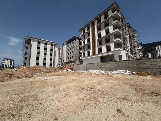 TAPUSU HAZIR YATIRIMLIK YENİ YAPIM 2+0 SATILIK DAİRE
