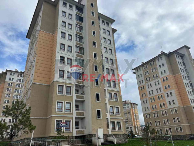 RE/MAX LACİVERT'TEN ABDURRAHMAN GAZİ TOKILER'DE KİRALIK 2+1 DAİRE