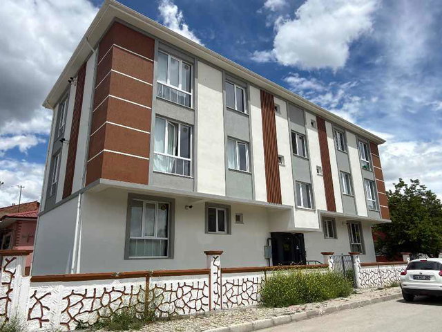 REMAX DEM'DEN CUMHURİYET MAH. ALTTAN ISITMALI 2+0 KİRACILI DAİRE